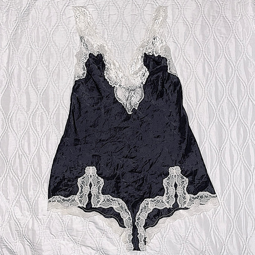 Victoria’s Secret silk and lace teddy size M - Picture 4 of 13
